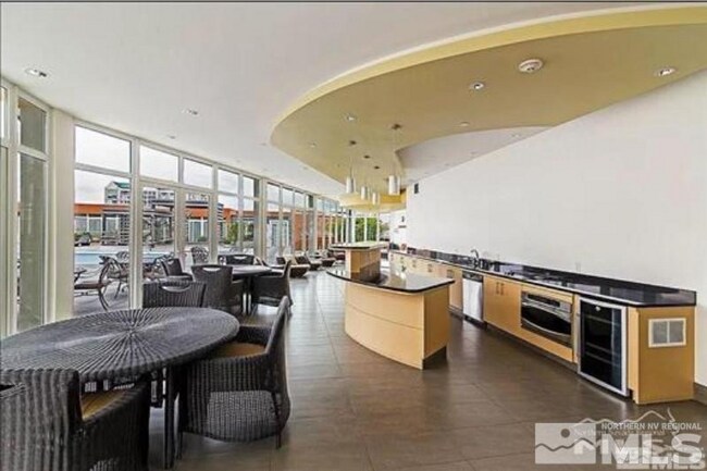 Building Photo - 255 N Sierra St