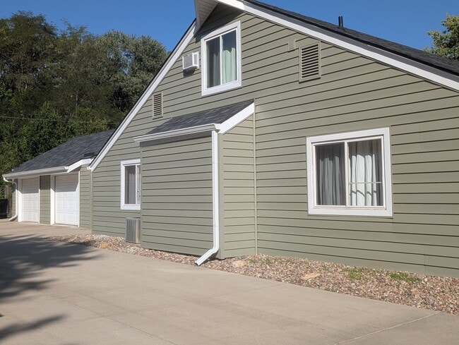 Building Photo - 3508 W 25th Terrace