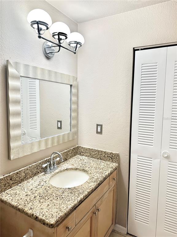 Building Photo - 1055 S Hiawassee Rd