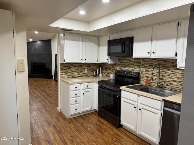 Primary Photo - 3033 N 37th St