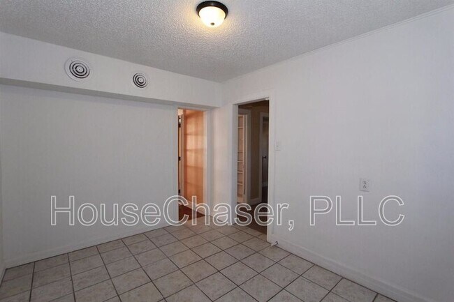 Building Photo - 2203 20th St