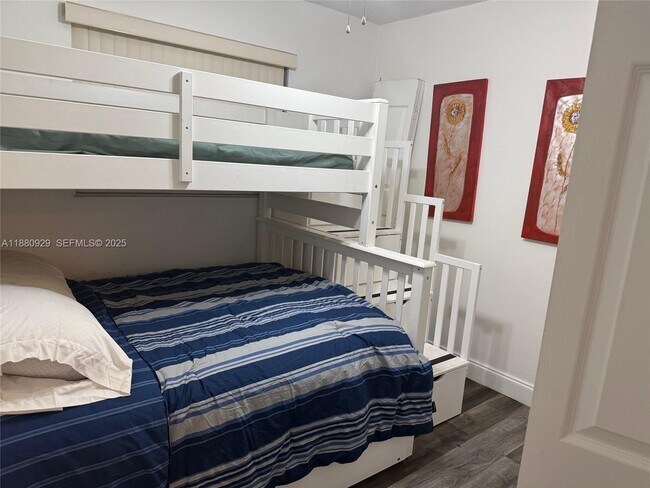 Building Photo - 2452 Madison St