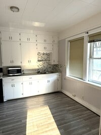 Building Photo - 112 2nd Ave SW