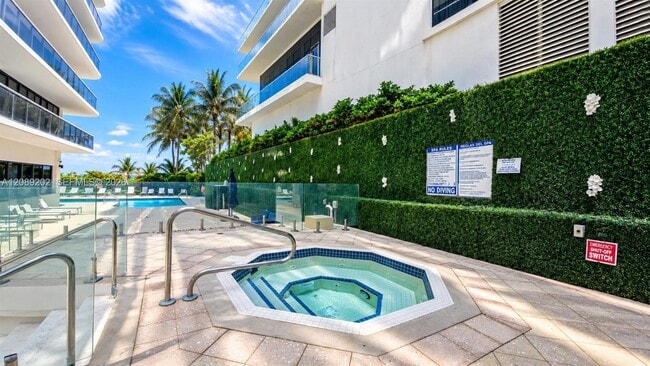 Building Photo - 9455 Collins Ave