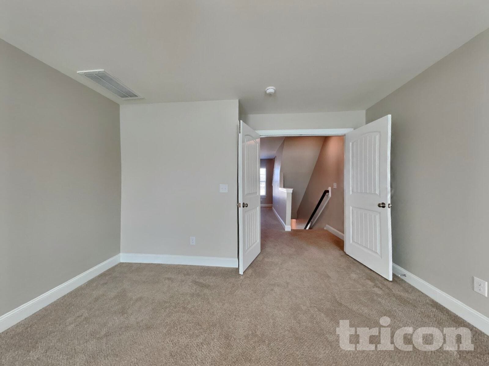 Building Photo - 225 Highview Dr