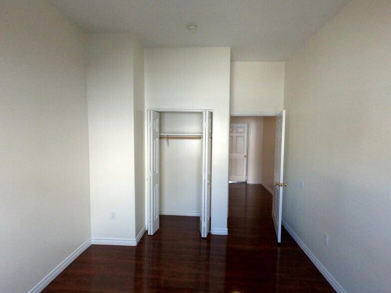 Building Photo - 8735 Cedros Ave