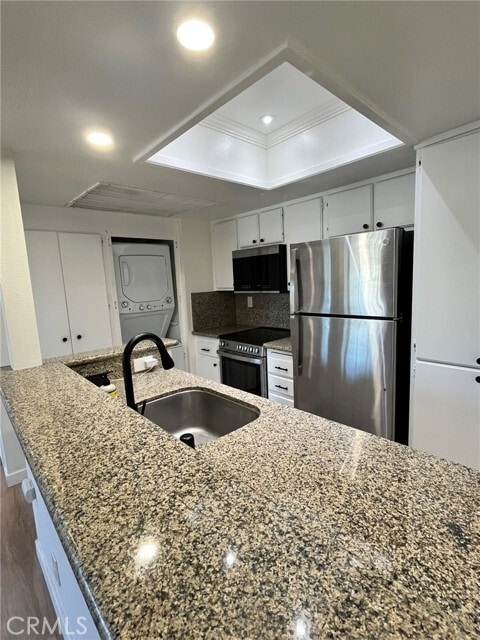Building Photo - 23335 La Crescenta
