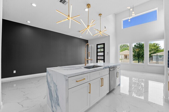 Building Photo - 7323 Bastogne Rd