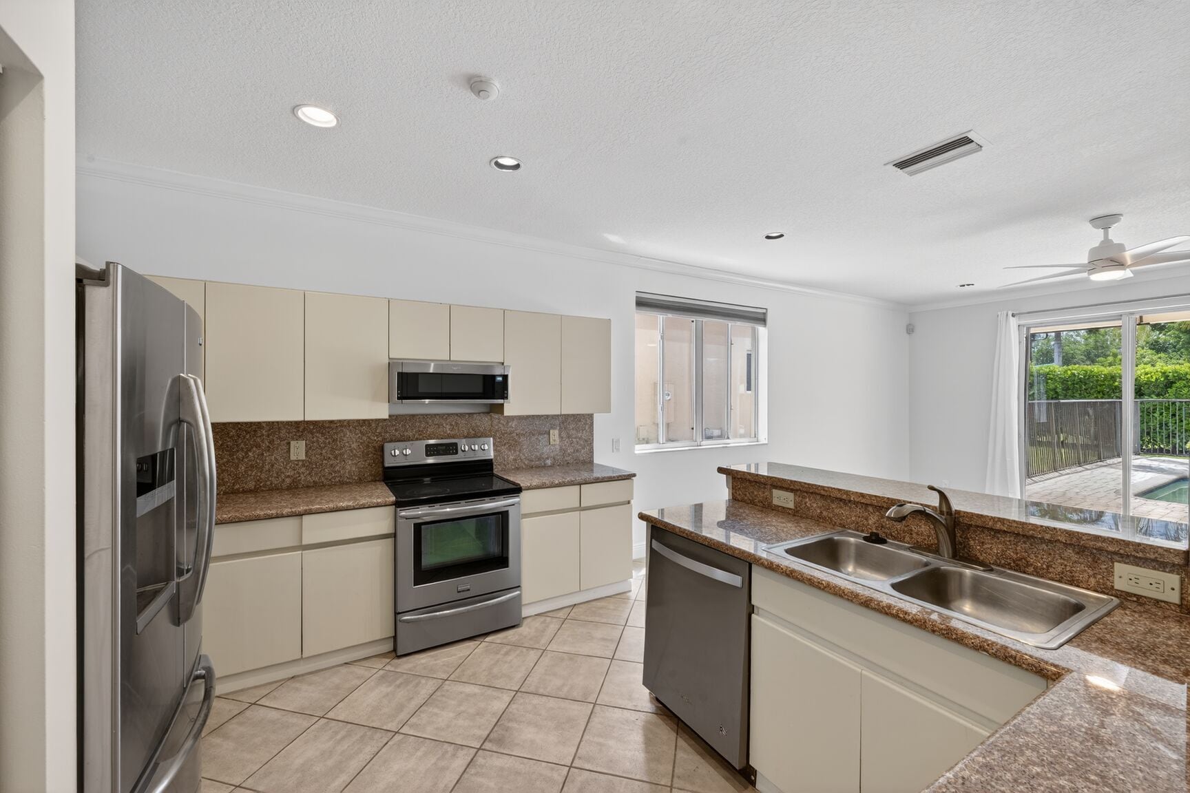 Building Photo - 1115 Camellia Cir