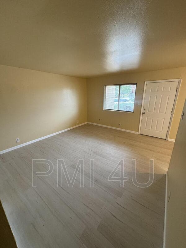 Building Photo - 12409 Manitoba Dr NE