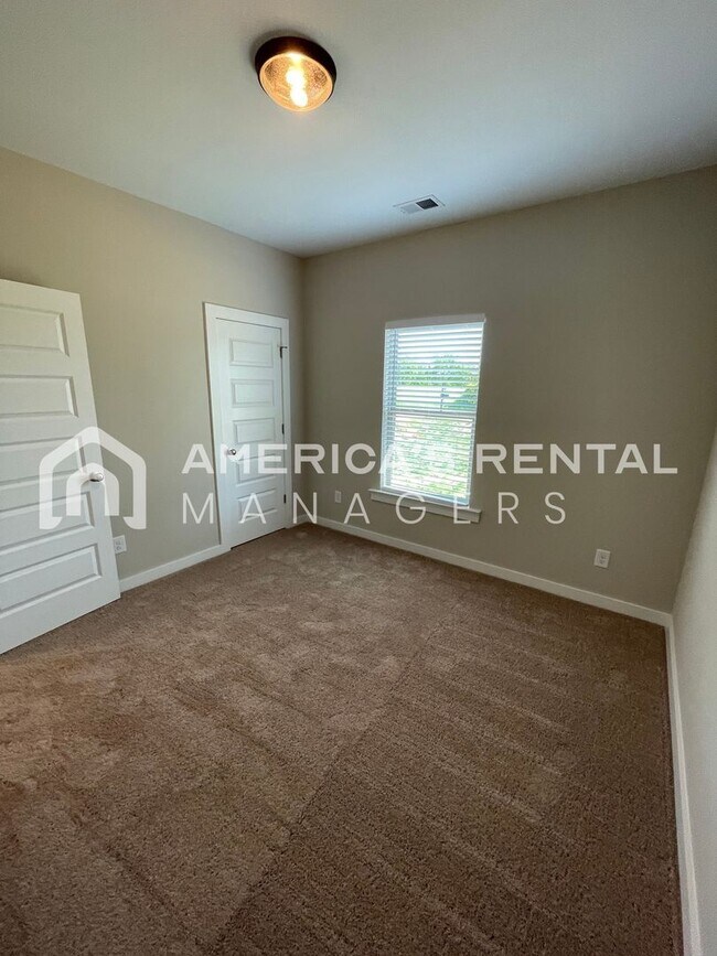 Building Photo - Home for Rent in Eastaboga, AL!! Available...