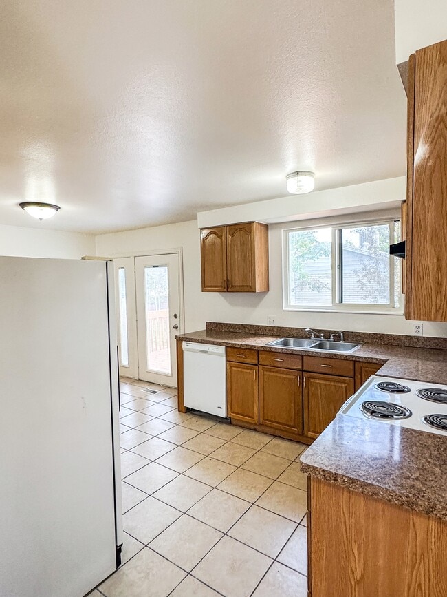 Building Photo - 5333 Peachwood Cir