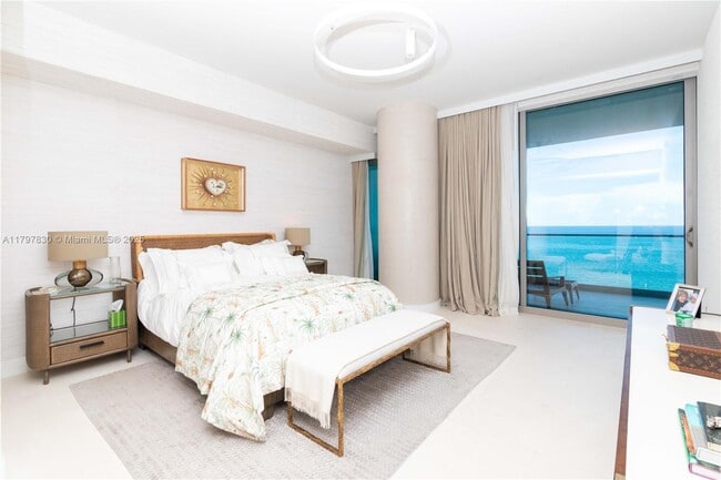 Building Photo - 10201 Collins Ave