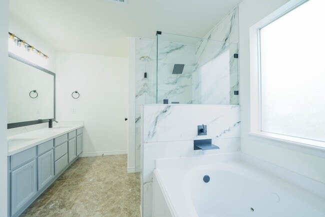 Building Photo - 8826 Fondren Village Dr