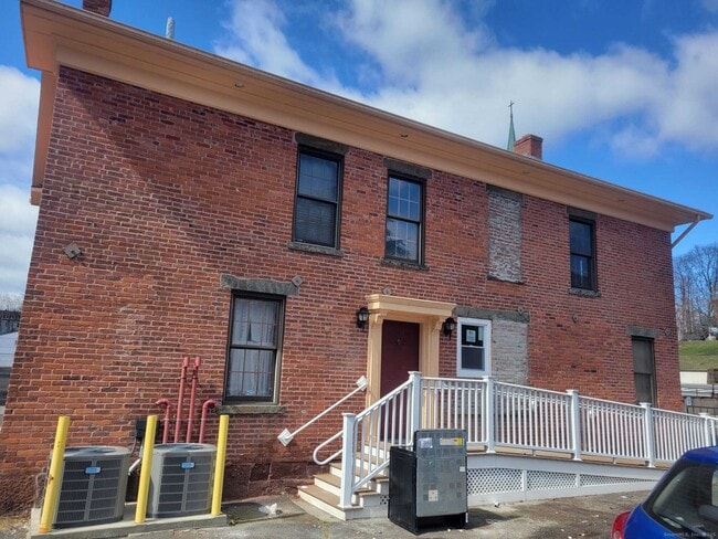 Primary Photo - 1 Barristers Ct