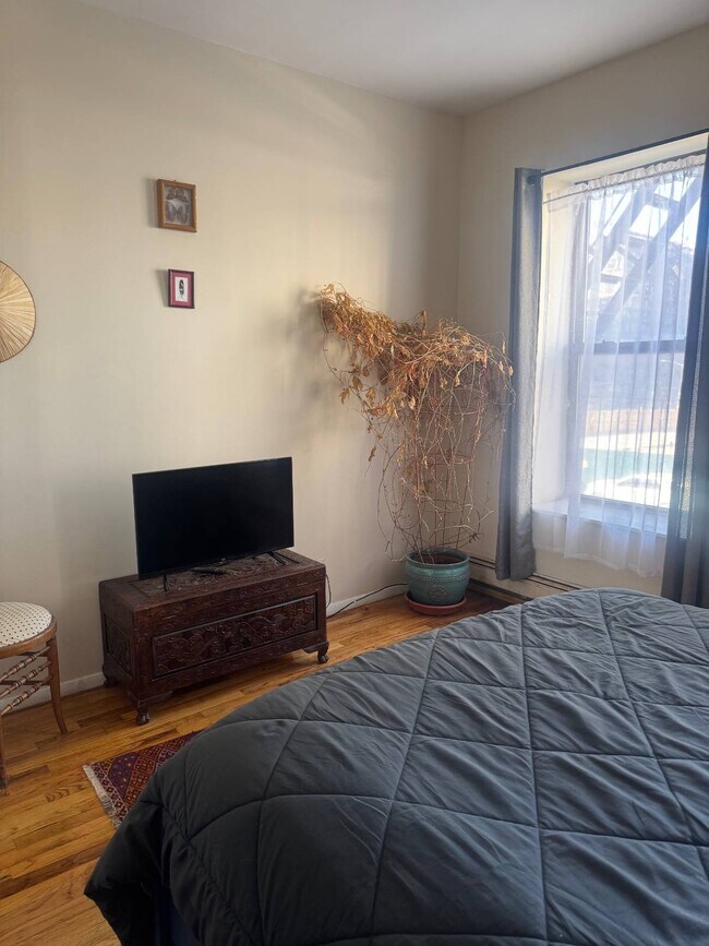 Building Photo - 172 Union St