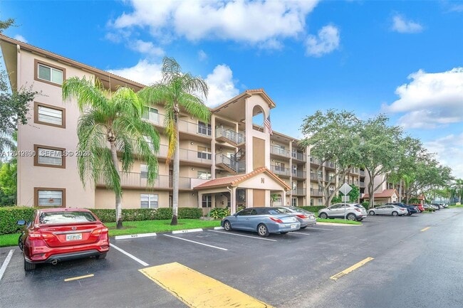 Building Photo - 1000 SW 125th Ave