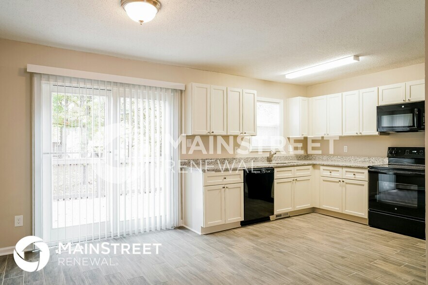 Building Photo - 4806 Tyne Dr