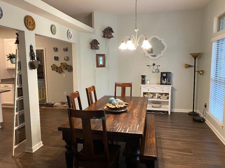 Dining room - 9009 Quail Roost Dr