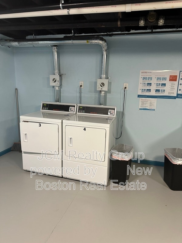 Building Photo - 191 N Common St