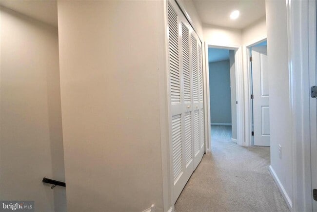 Building Photo - 125 Dragon Dr
