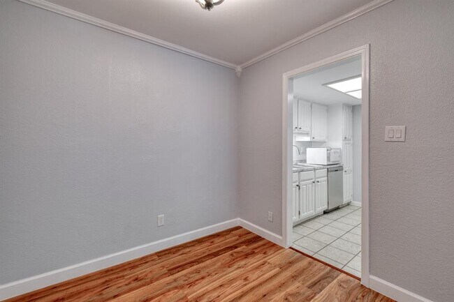 Building Photo - 8210 Bent Tree Rd