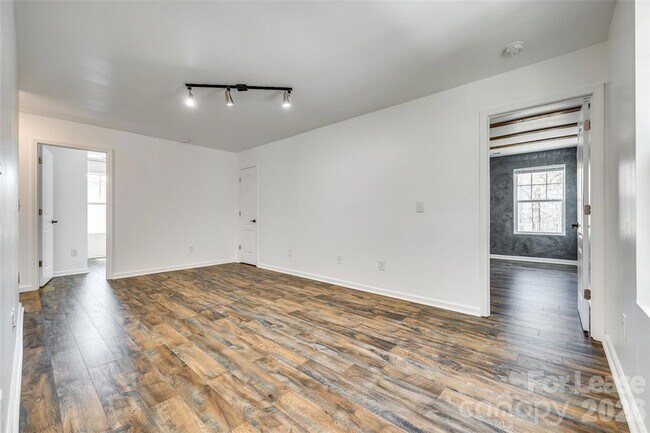 Building Photo - 1131 Ava Trail Ln