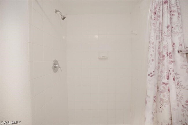 Building Photo - 4635 Bayshore Dr