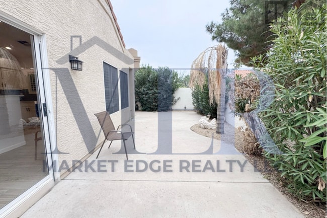 Building Photo - 2Bed/2Bath w/ Office-House at 40th St/Cactus-Garg!