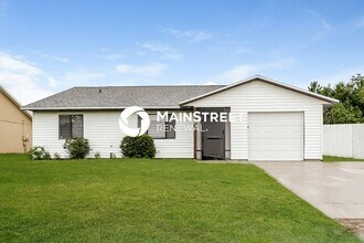 Building Photo - 3 Bedroom Pet-Friendly Home in KISSIMMEE, FL with Main Street Renewal