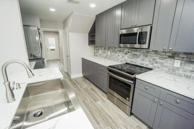 Building Photo - 14571 Misty Meadow Ln