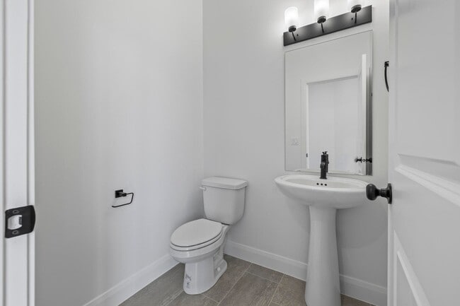 Building Photo - 646 Grn Mountain Dr