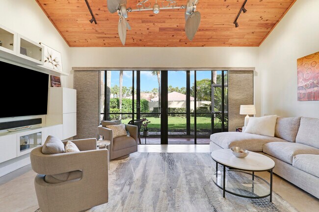 Building Photo - 204 Old Meadow Way