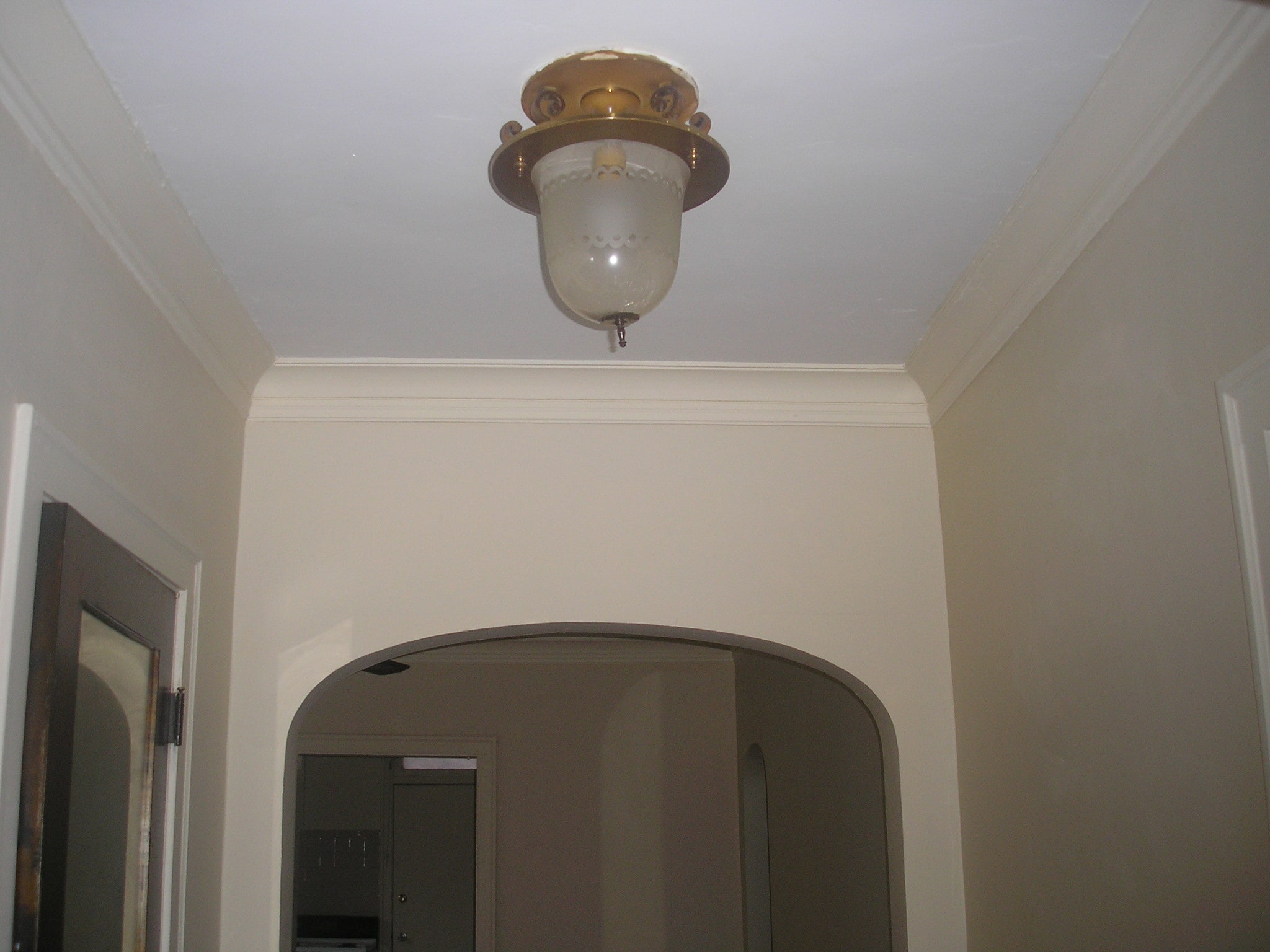 Foyer - 5319 W Giddings St