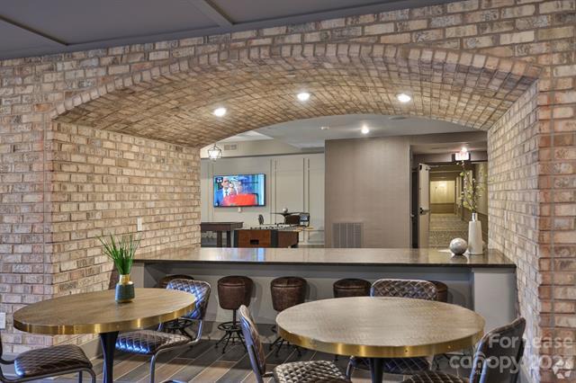 Building Photo - 5355 Pinehurst Park Dr