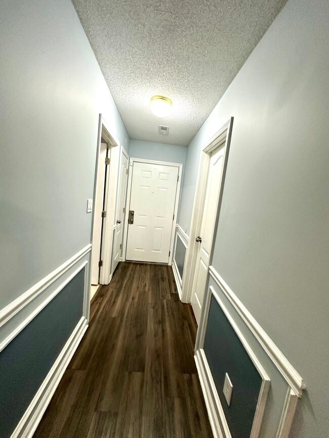 Building Photo - 8200 Reames Rd