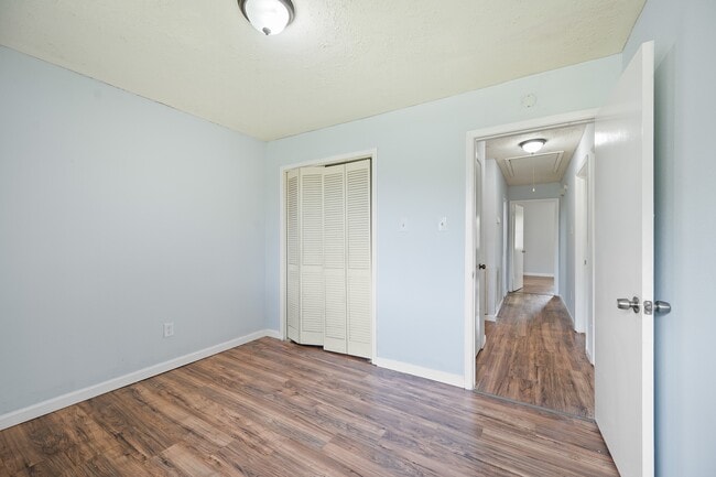 Building Photo - 13910 New Village Ln