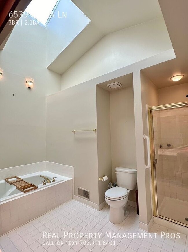 Building Photo - 6539 Milva Ln