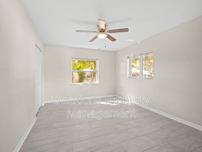 Building Photo - 7740 Pine Lake Dr