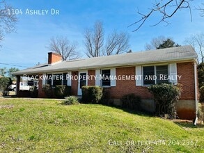 Building Photo - 1104 Ashley Dr