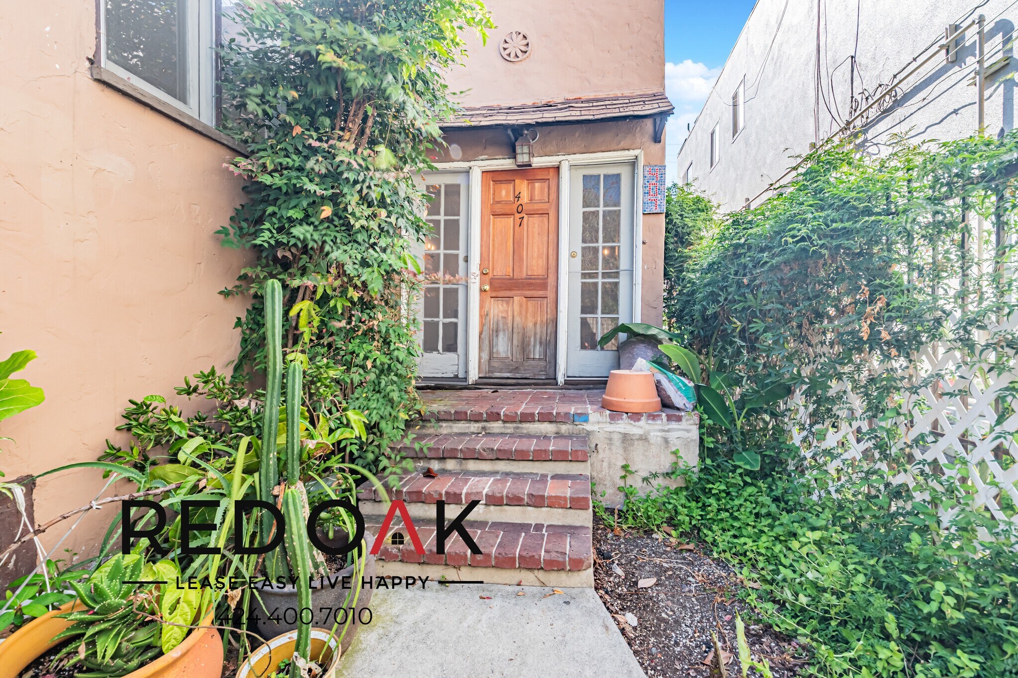 Building Photo - 407 S Coronado St