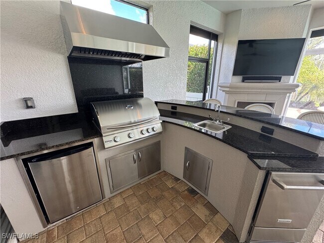 Building Photo - 9470 Galliano Ter