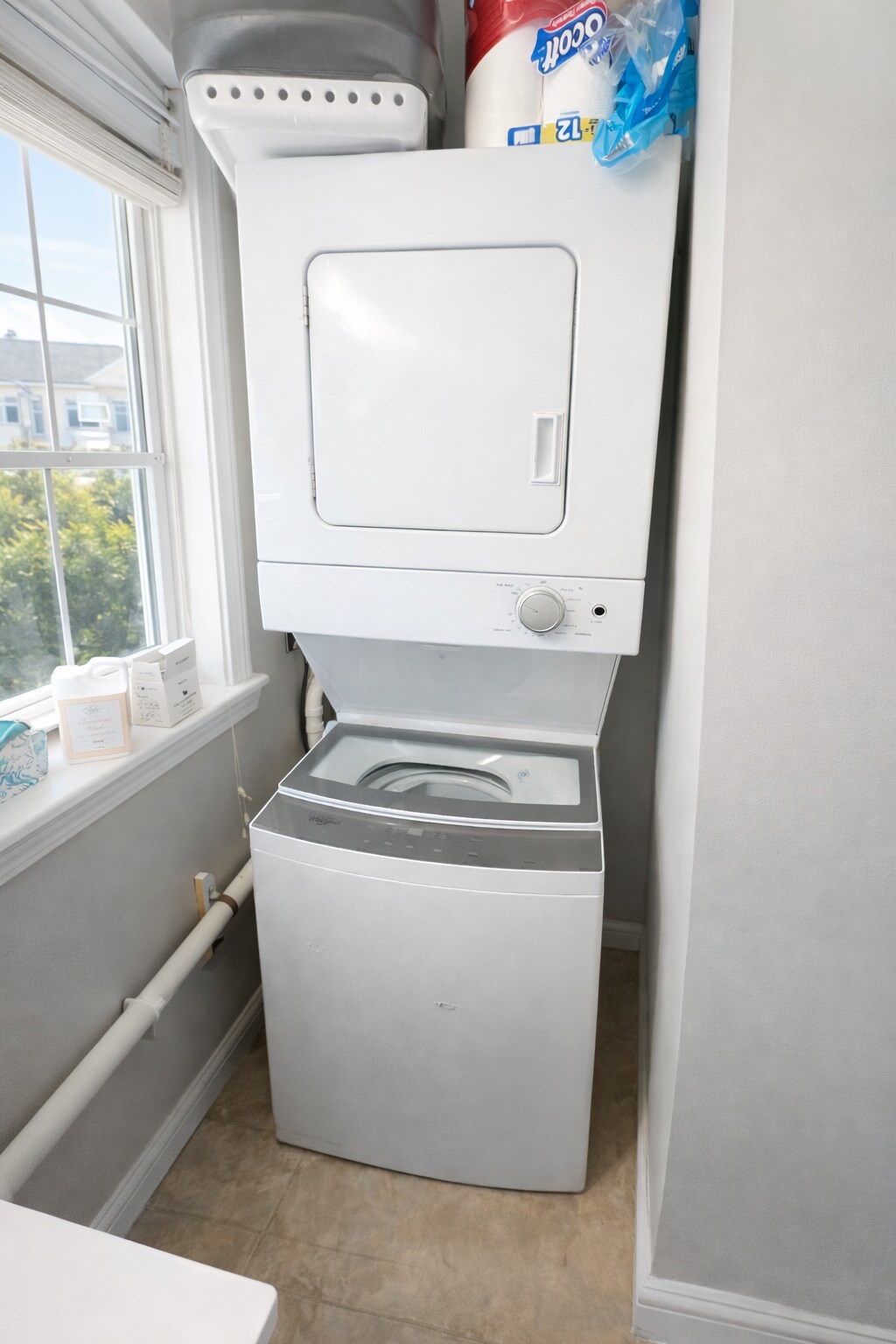 Building Photo - 158 I St