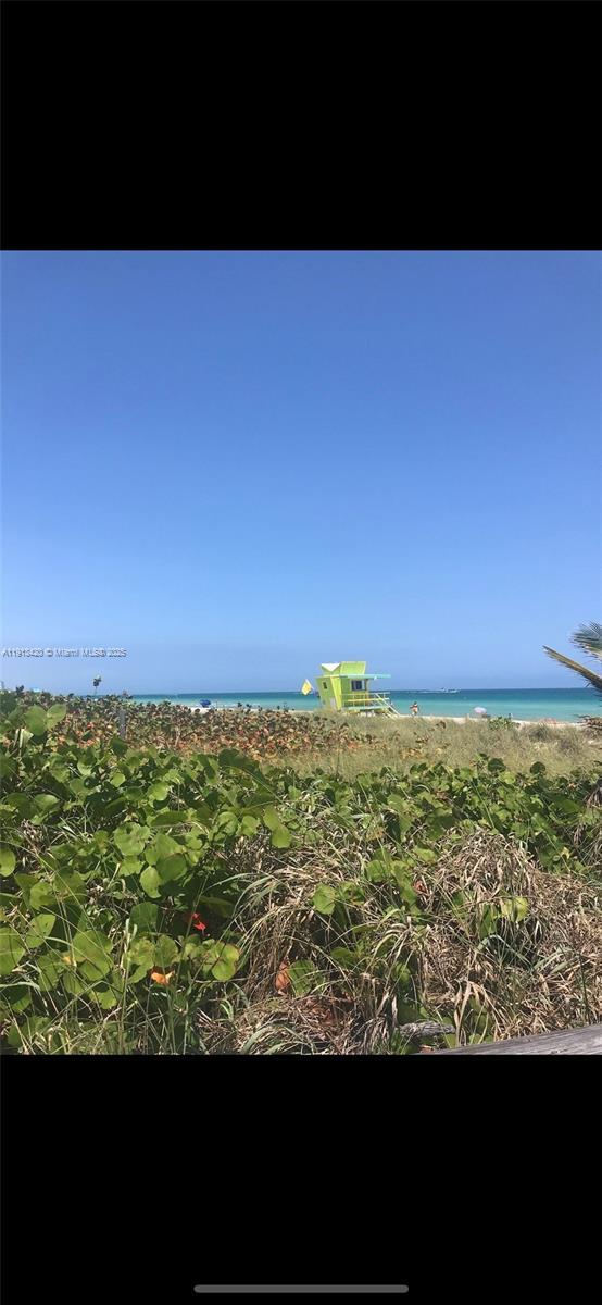 Building Photo - 8233 Harding Ave