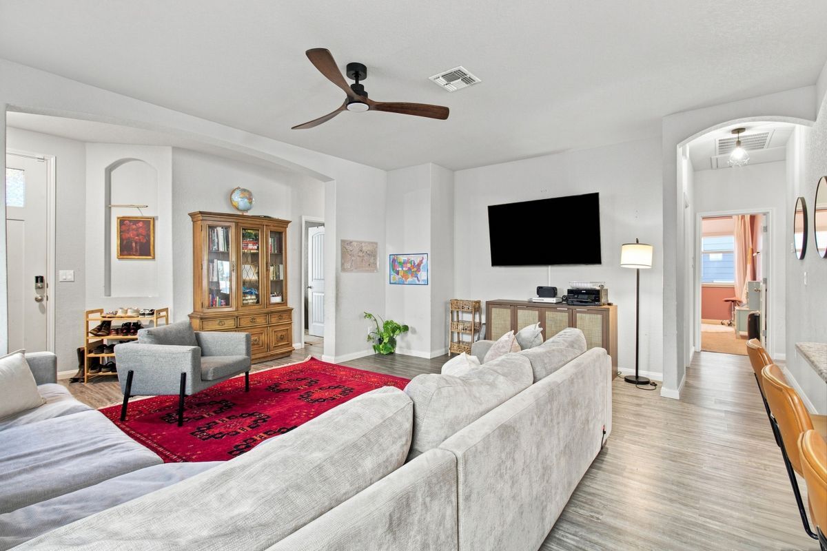 Building Photo - 2026 Oedipus Dr