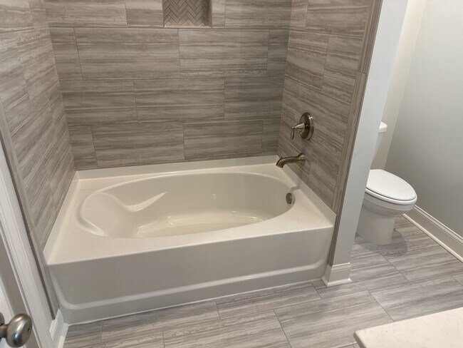 Building Photo - 20 Owens Rd