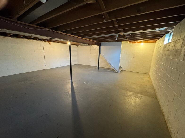 Basement - 1500 Woodside Dr