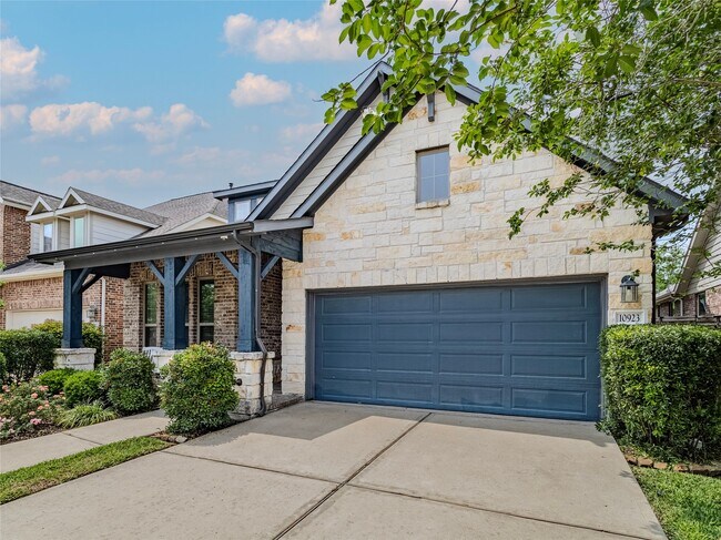 Building Photo - 10923 Texas Rose Dr