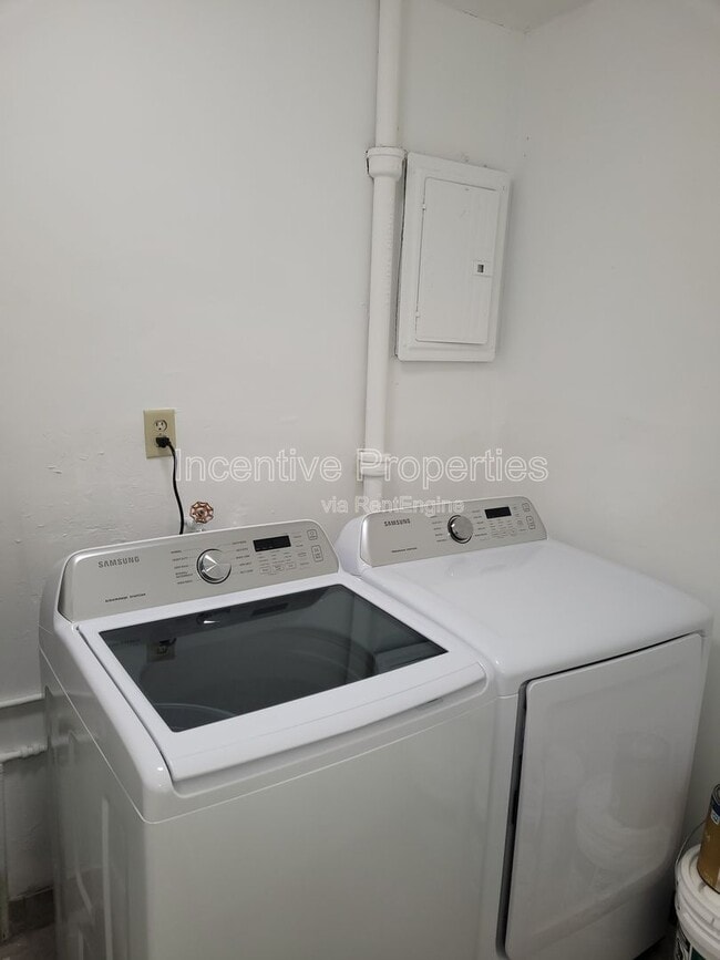 Building Photo - 7726 Pomelo Dr