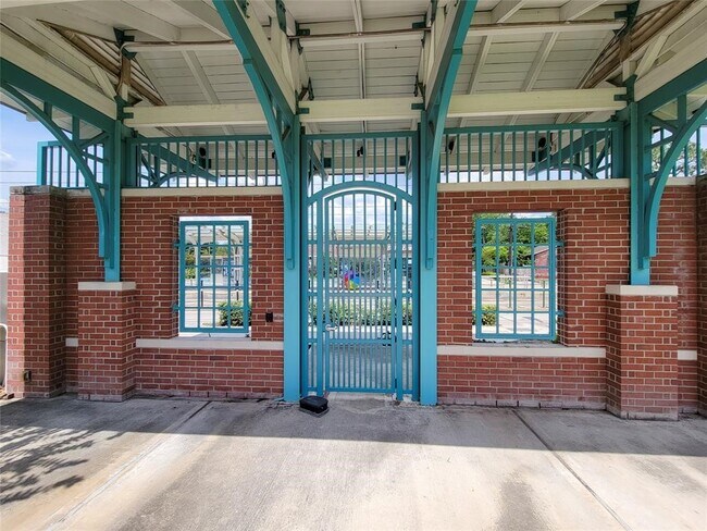 Building Photo - 4743 Glen Isle Dr